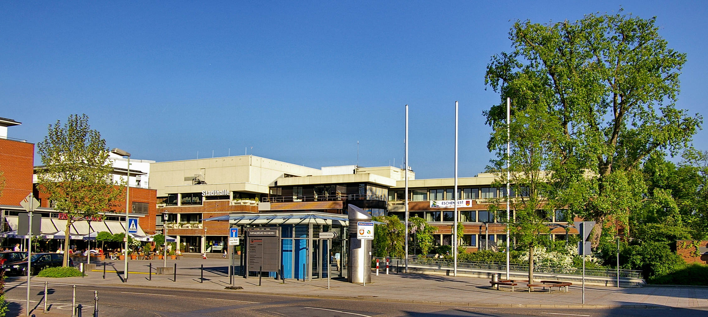 Eschborn Stadthalle & Rathaus
